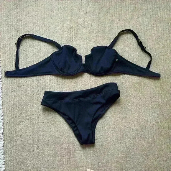 La Vie En Rose Textured  Bikini, black, top size XXL, bottom size L. - Picture 3 of 11